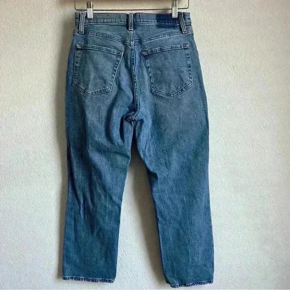 Abercrombie & Fitch Ultra High Rise The Ankle Straight Distressed Jean Size 27/4 - Picture 2 of 11